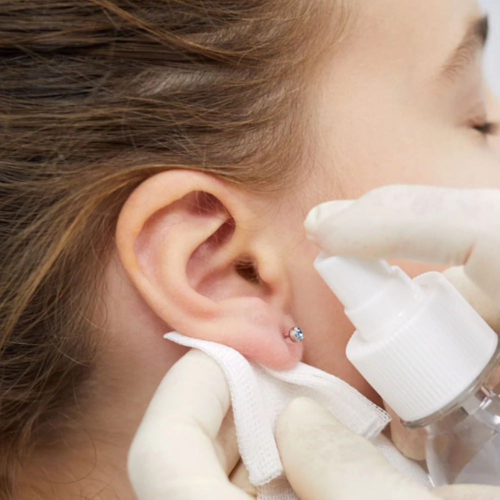 Hướng dẫn đeo bông tai đúng cách, không bị hôi 8 Một số lưu ý khi sử dụng bông tai mà các nàng nên biết