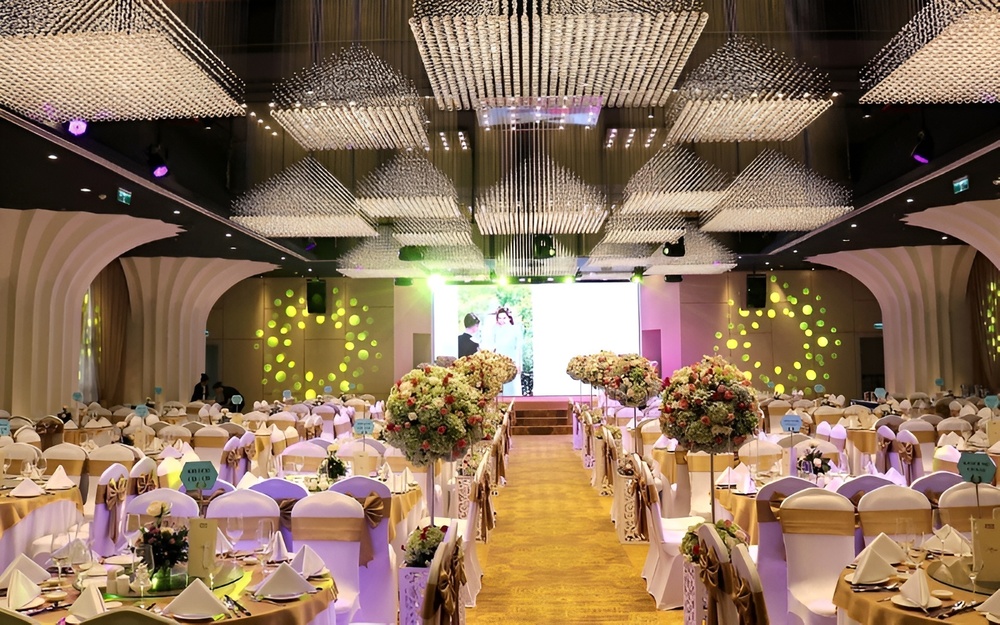 TOP 20+ Nhà hàng tiệc cưới TPHCM đẹp, sang trọng, nổi tiếng 9 Nhà hàng tiệc cưới Asiana Plaza là một trong các nhà hàng tiệc cưới sang trọng nhất Sài Gòn