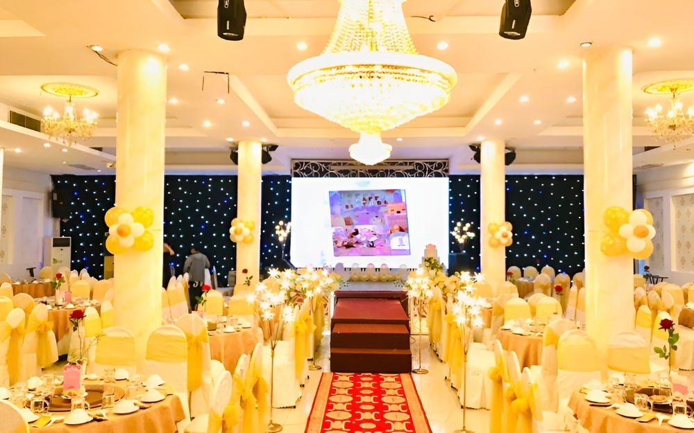 TOP 20+ Nhà hàng tiệc cưới TPHCM đẹp, sang trọng, nổi tiếng 17 Nhà hàng tiệc cưới Kim Cương Bình Tân là nhà hàng tiệc cưới giá rẻ tại tphcm