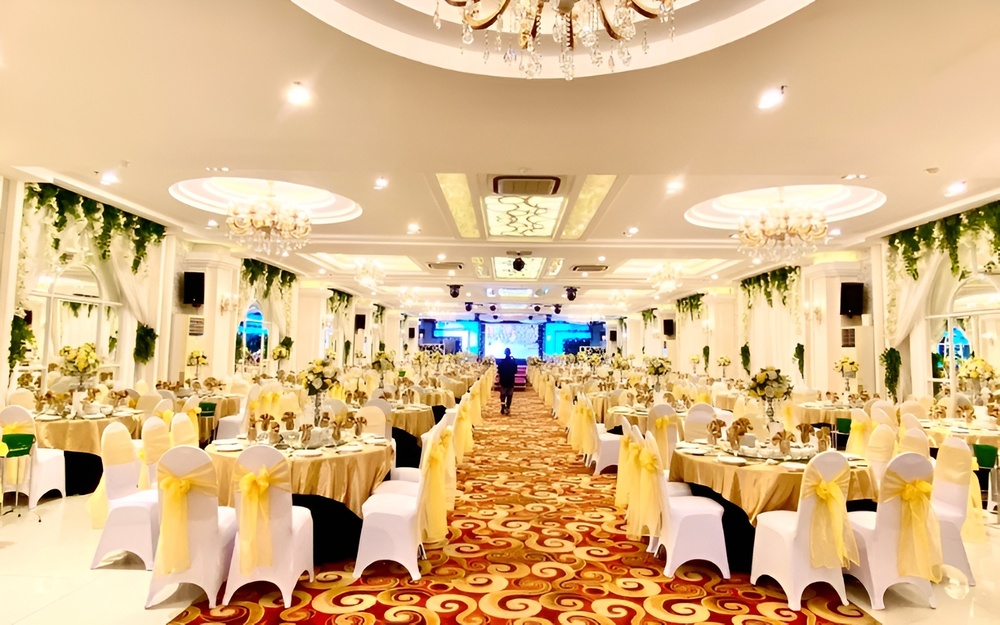 TOP 20+ Nhà hàng tiệc cưới TPHCM đẹp, sang trọng, nổi tiếng 14 Nhà hàng tiệc cưới Nam Bộ là một trong các nhà hàng tiệc cưới giá bình dân tphcm