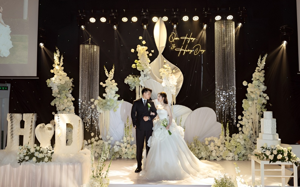 TOP 20+ Nhà hàng tiệc cưới TPHCM đẹp, sang trọng, nổi tiếng 6 Nhà hàng tiệc cưới White Palace là một trong các nhà hàng tiệc cưới 5 sao tphcm