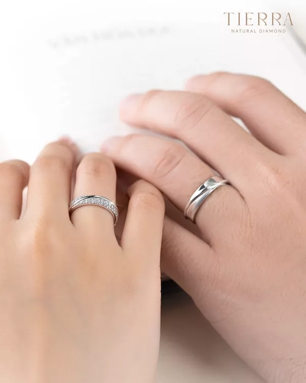 Tại sao nam tả nữ hữu đeo nhẫn lại quan trọng? Bật mí từ phong thủy 7 Tại sao nam tả nữ hữu đeo nhẫn lại quan trọng? Bật mí từ phong thủy
