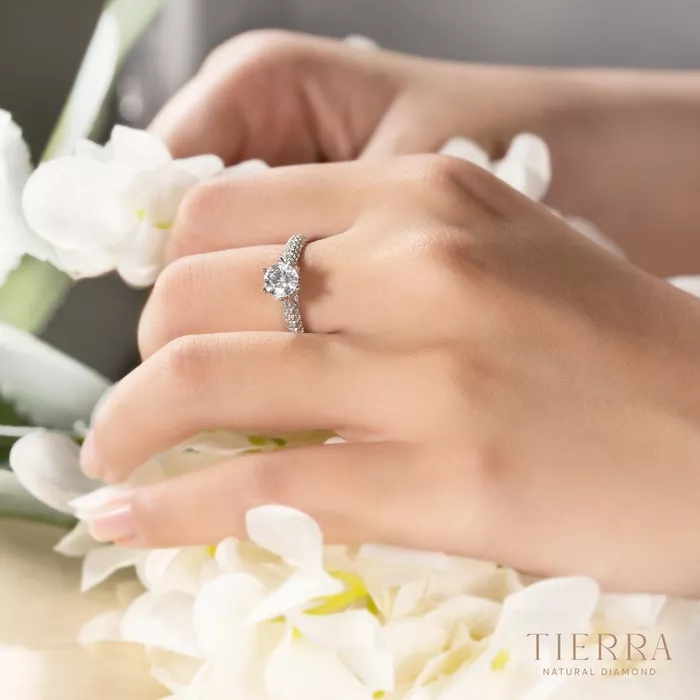 Tại sao nam tả nữ hữu đeo nhẫn lại quan trọng? Bật mí từ phong thủy 10 Tại sao nam tả nữ hữu đeo nhẫn lại quan trọng? Bật mí từ phong thủy