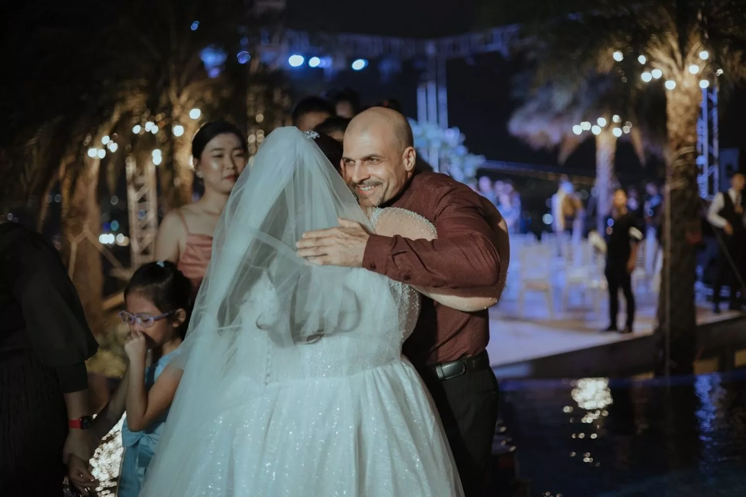 Veil đội đầu cô dâu là gì? Có nên chọn veil đội đầu cho đám cưới 16 Veil đội đầu cô dâu là gì? Có nên chọn veil đội đầu cho đám cưới
