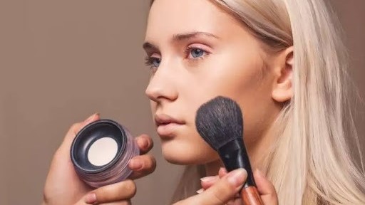Trang điểm đi tiệc đơn giản để bạn luôn nổi bật