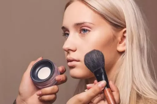 Trang điểm đi tiệc đơn giản để bạn luôn nổi bật 8 Trang điểm đi tiệc đơn giản để bạn luôn nổi bật