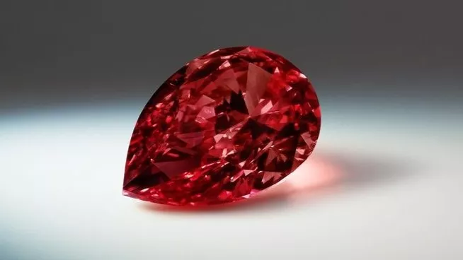 Ngọc hồng lựu là gì?