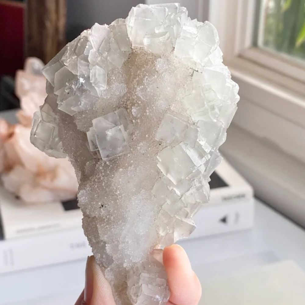 White Fluorite (Fluorite trắng/không màu)