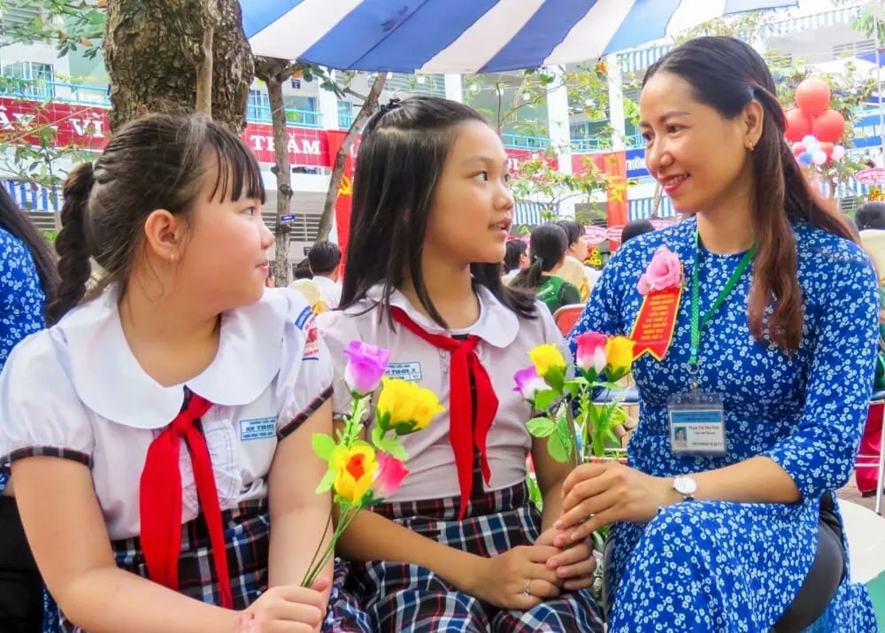 Ngày 20/11 là cơ hội để học sinh bày tỏ sự biết ơn của mình đến thầy cô giáo