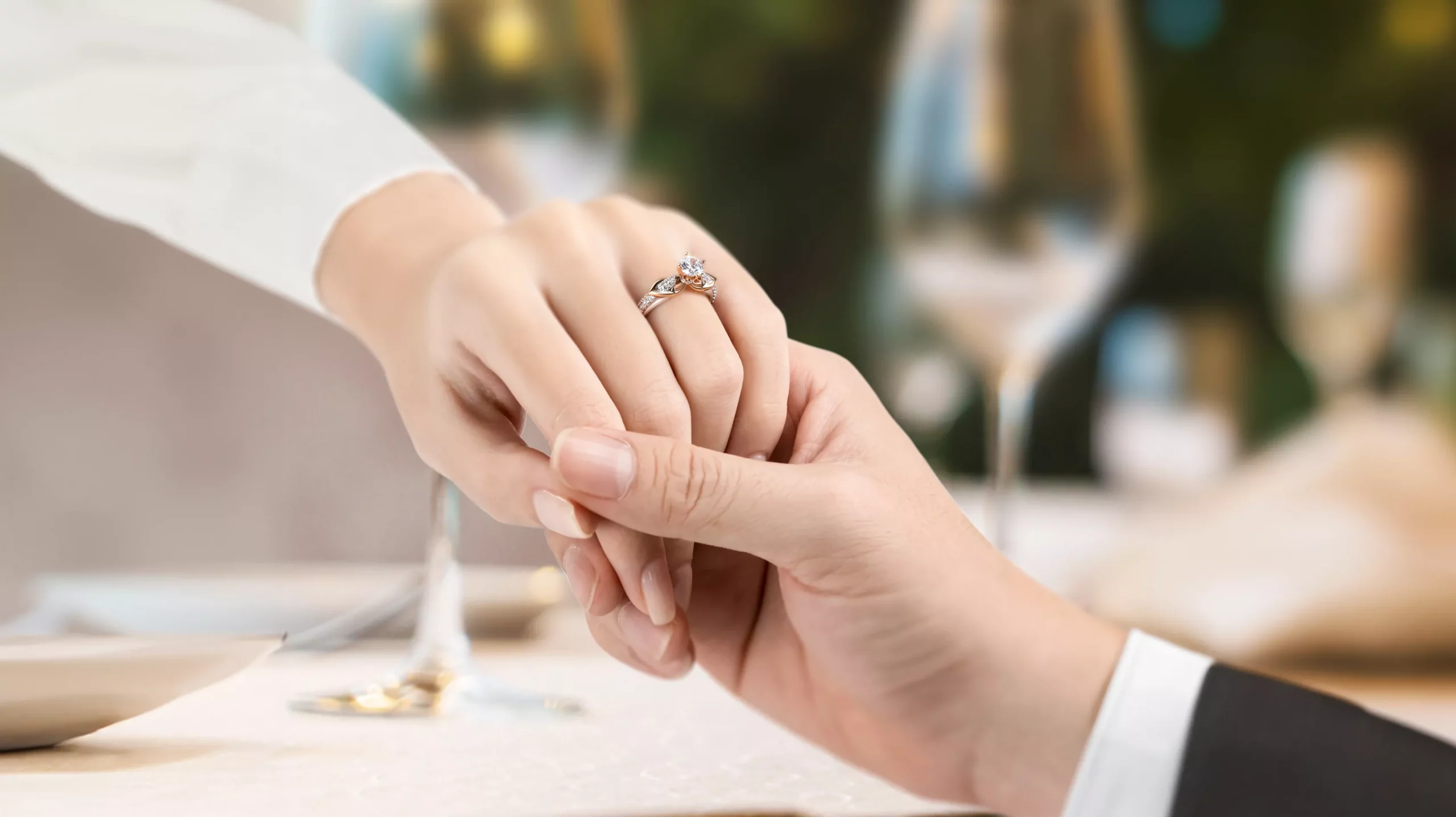 Cách cầu hôn bạn gái để nàng gật đầu ngay lập tức