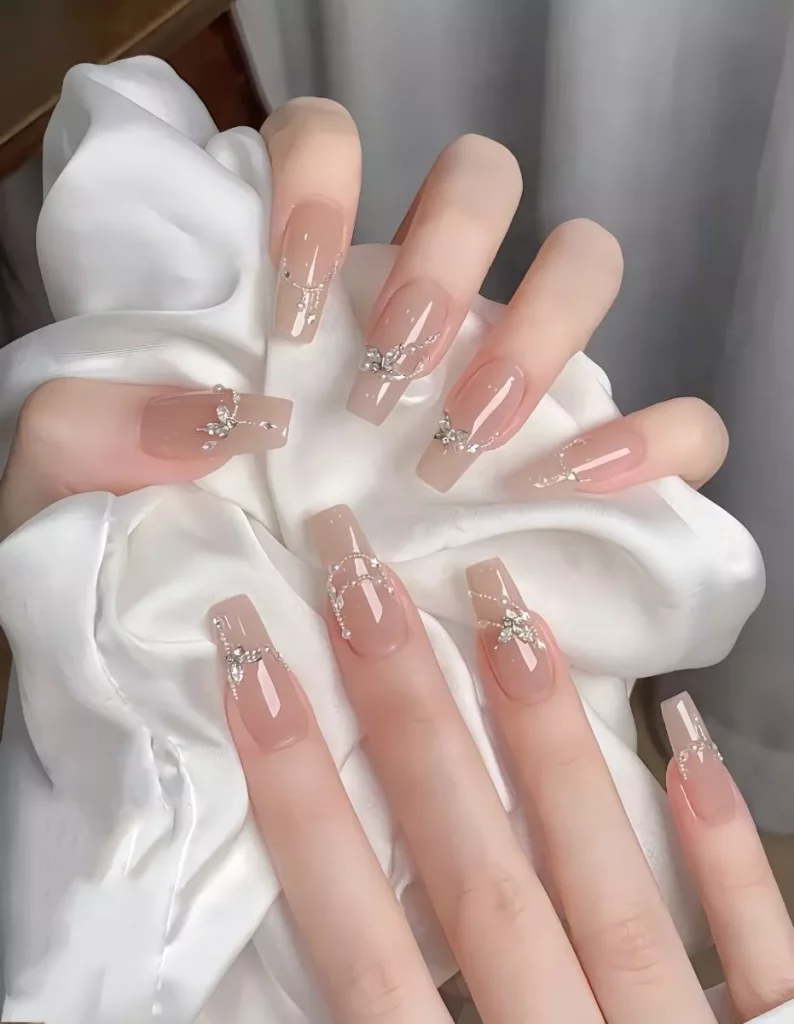 Mẫu nail tết đẹp 2025