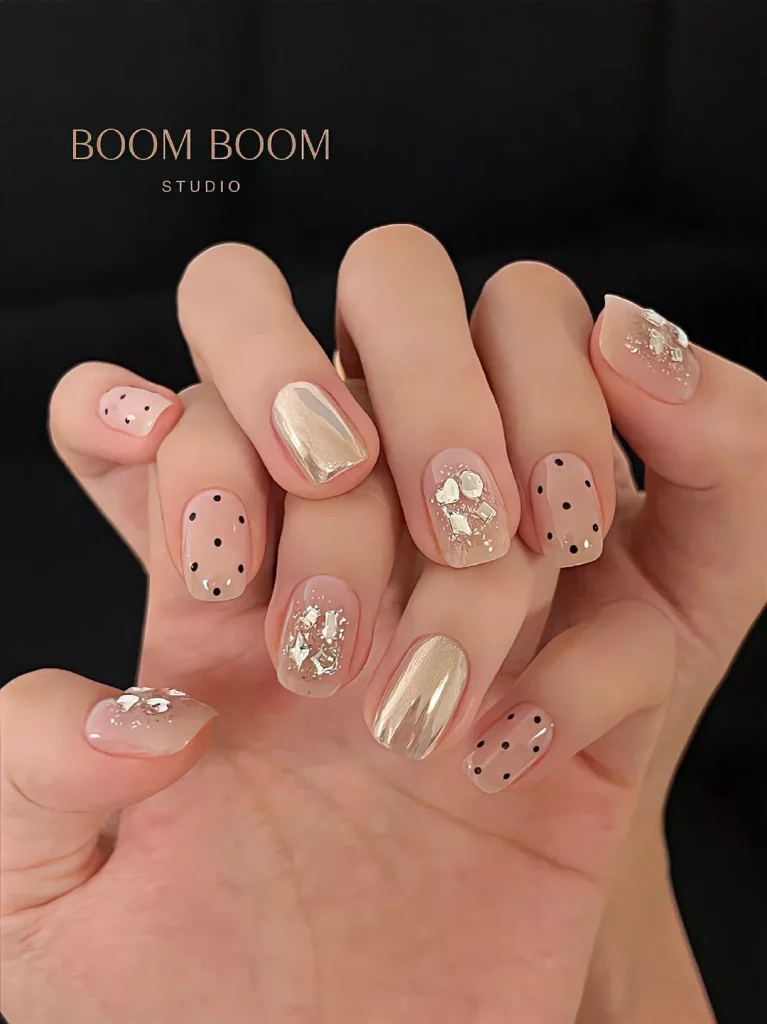 Mẫu nail tết đẹp 2025