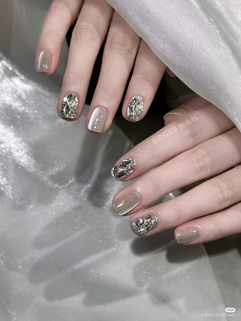 Mẫu nail tết đẹp 2025