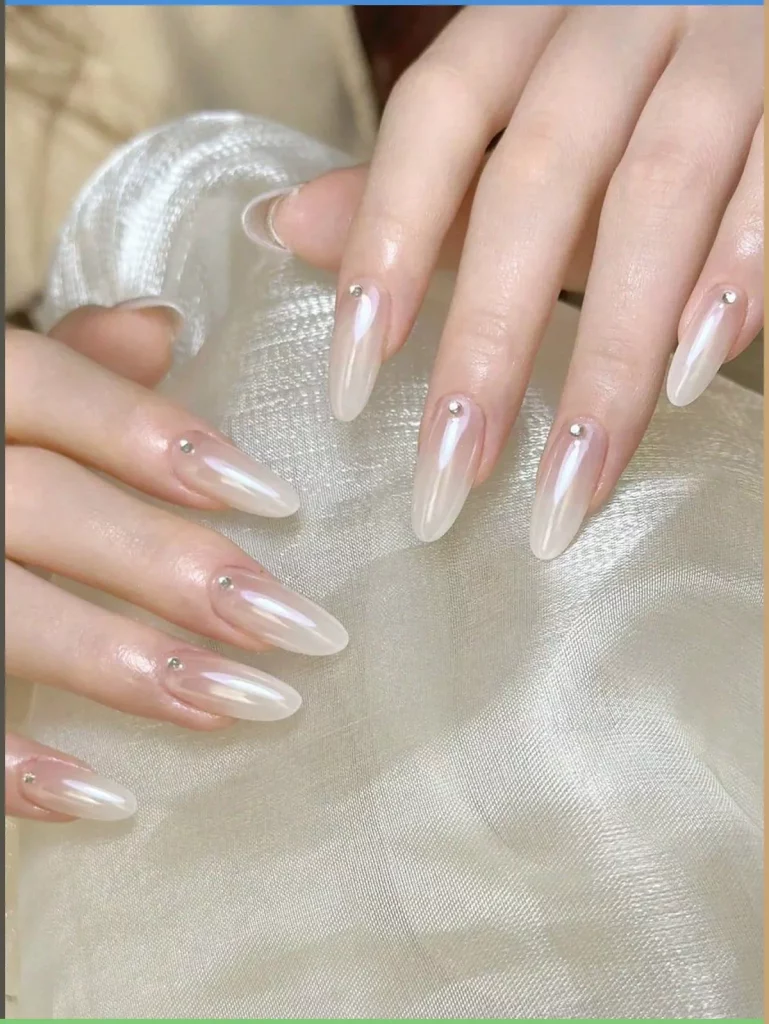 Mẫu nail tết đẹp 2025