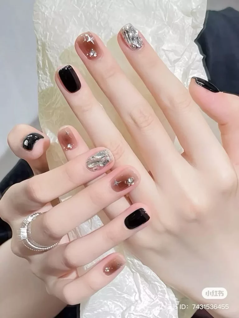 Mẫu nail tết đẹp 2025