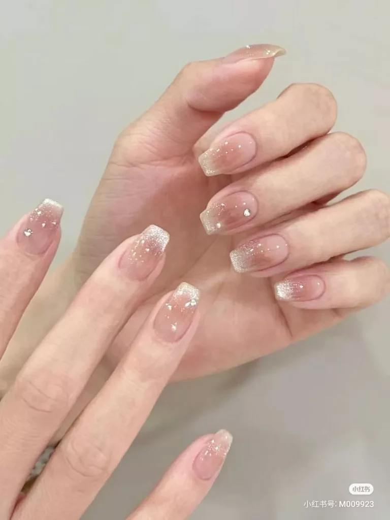 Mẫu nail tết đẹp 2025