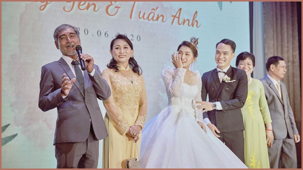 Nhà gái viết kịch bản lời phát biểu cho đám cưới trước 1-2 tuần cưới