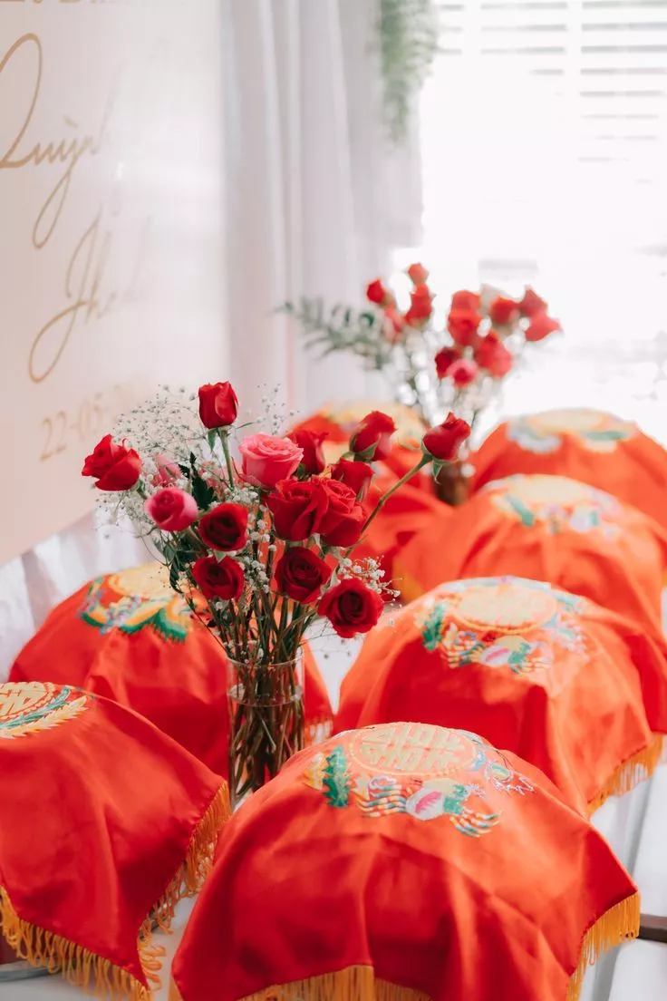 Mâm quả cưới là một phần trong lễ vật mà nhà trai mang đến nhà gái