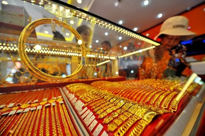 Giá 1 chỉ vàng 18K bao nhiêu tiền?