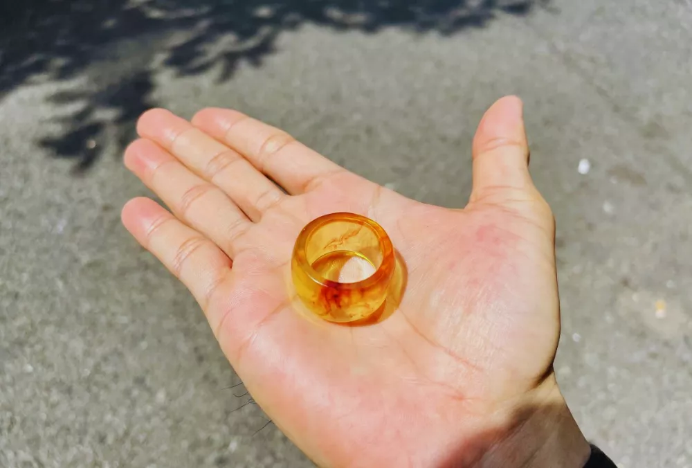 Đá hổ phách có thể sửi ấm nên tốt cho sức khỏe