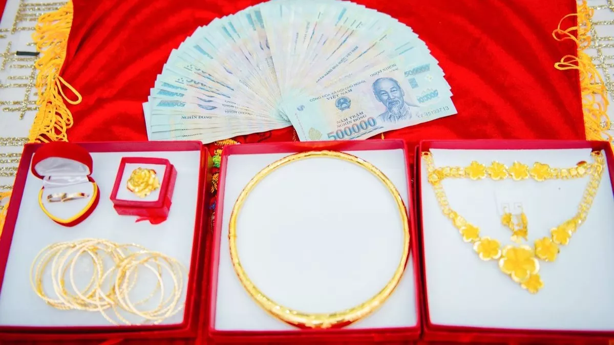 Kiềng vàng - Nét đẹp văn hóa Việt hay món đầu tư thông minh?