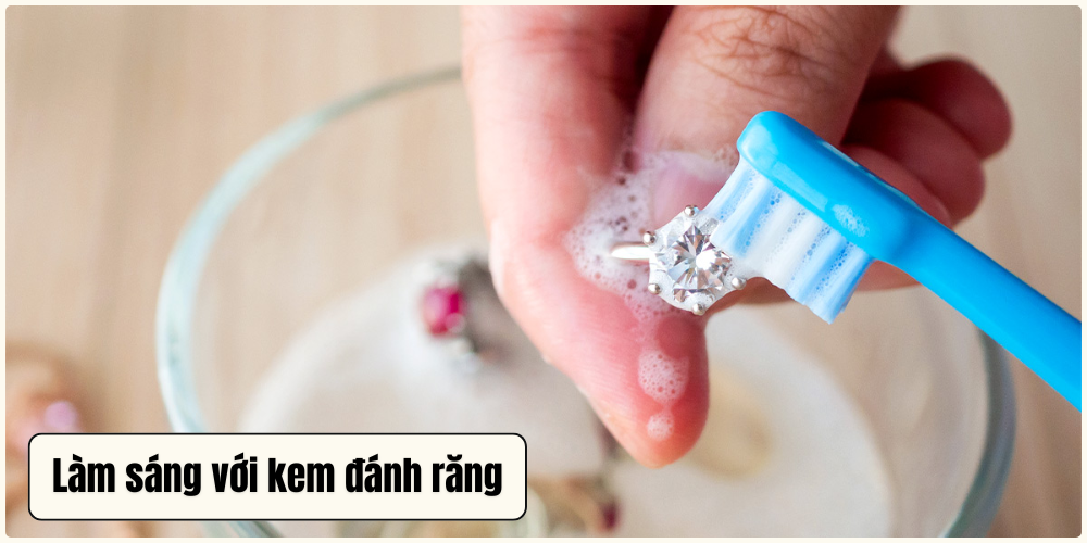 Cách làm sáng vàng bằng kem đánh răng