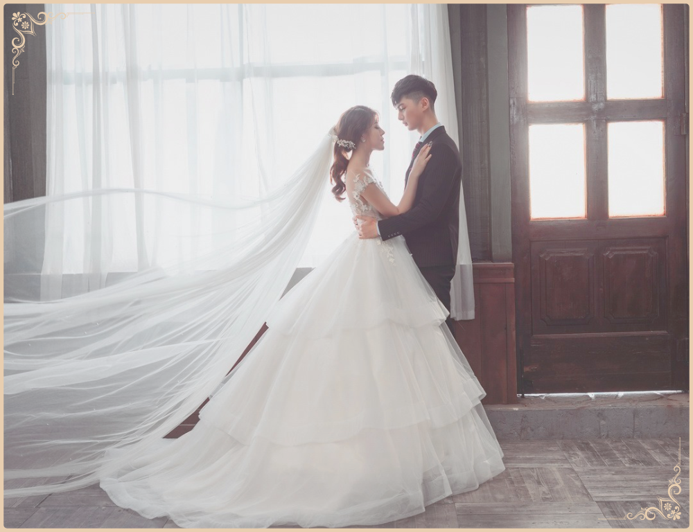 Cách tạo dáng chụp ảnh cưới thời trang trendy vintage