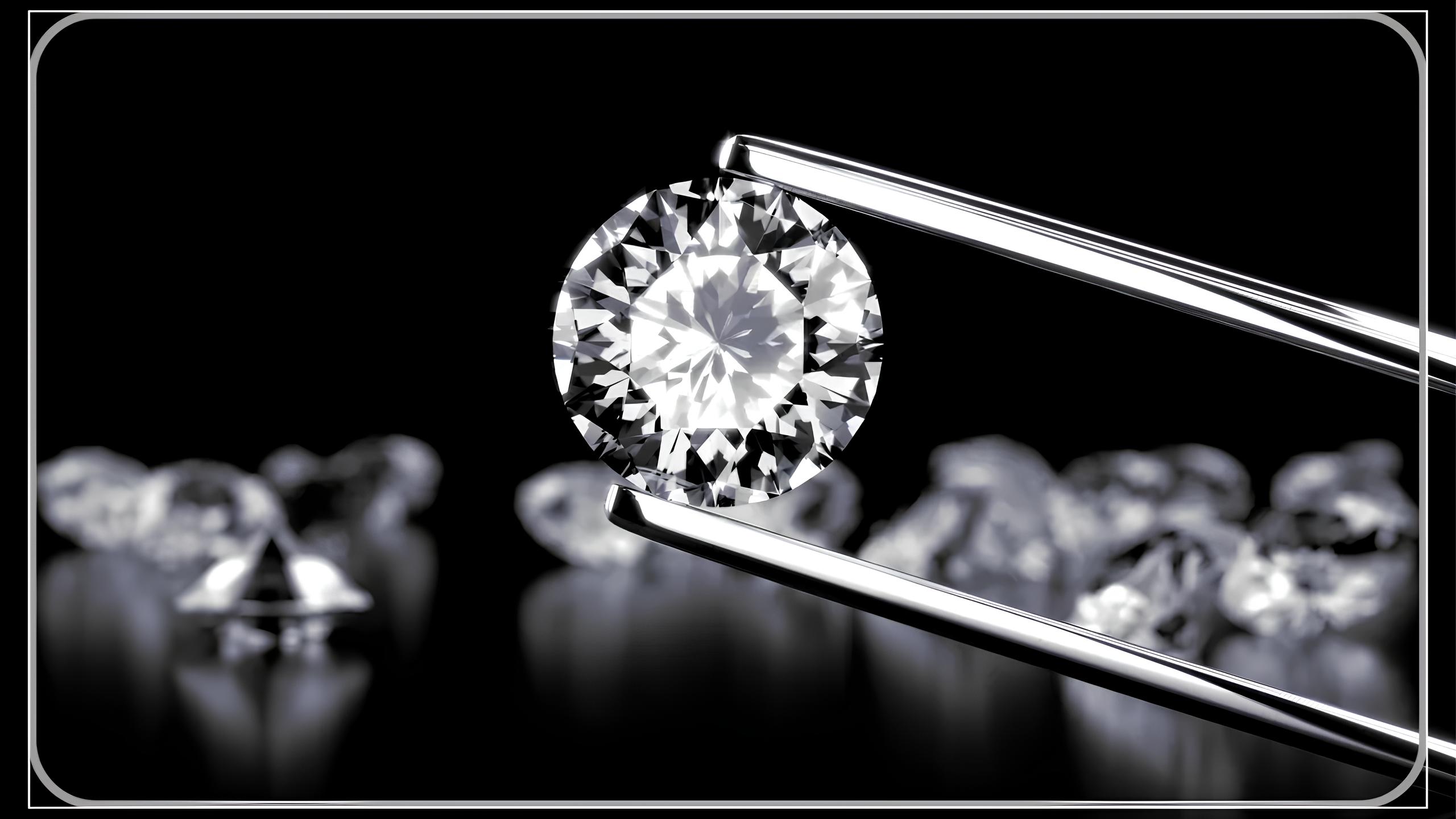 Kim cương nước F (F Color Grade Diamonds)
