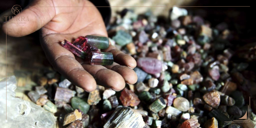 Mỏ đá Tourmaline ở Yên Bái - Việt Nam