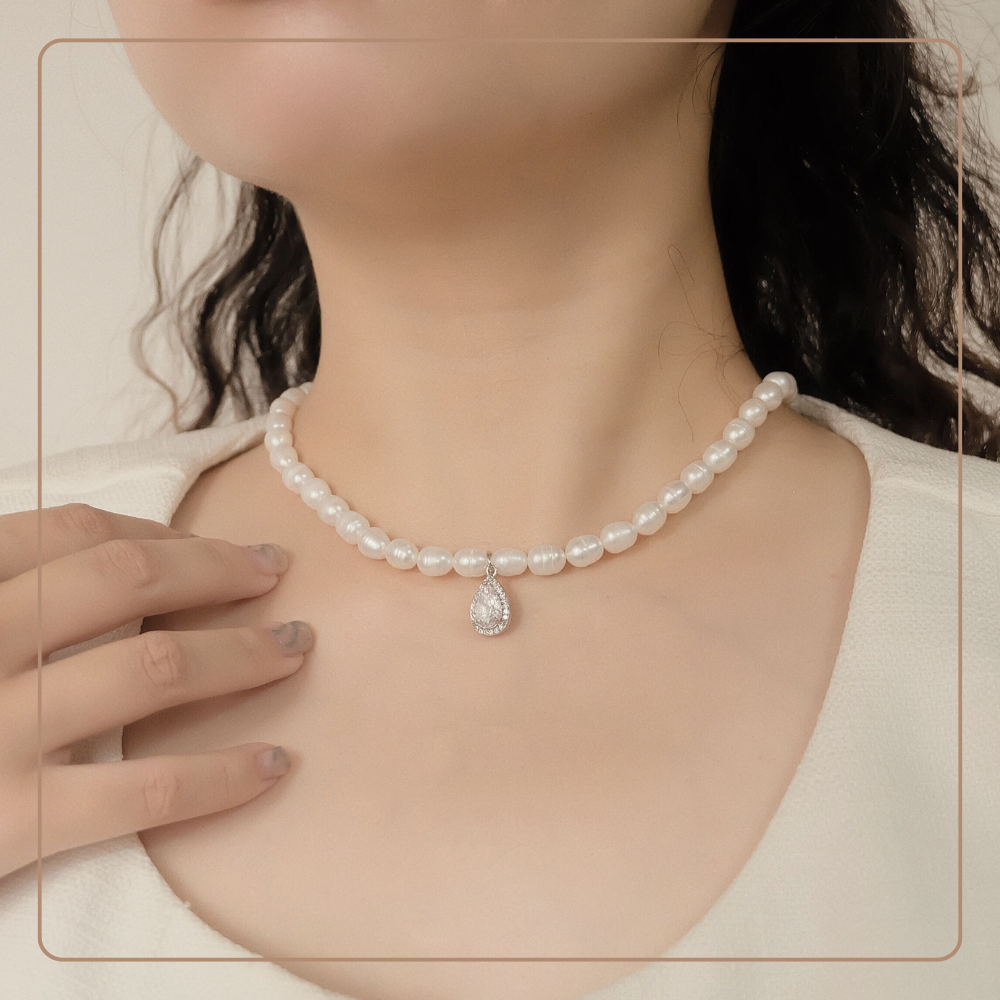 Vòng cổ ngọc trai dễ kết hợp trang phục