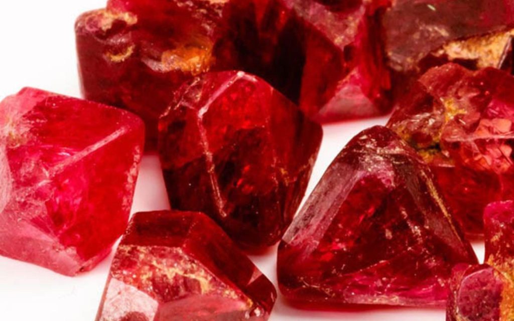 Lịch sử hình thành và nguồn gốc đá Garnet