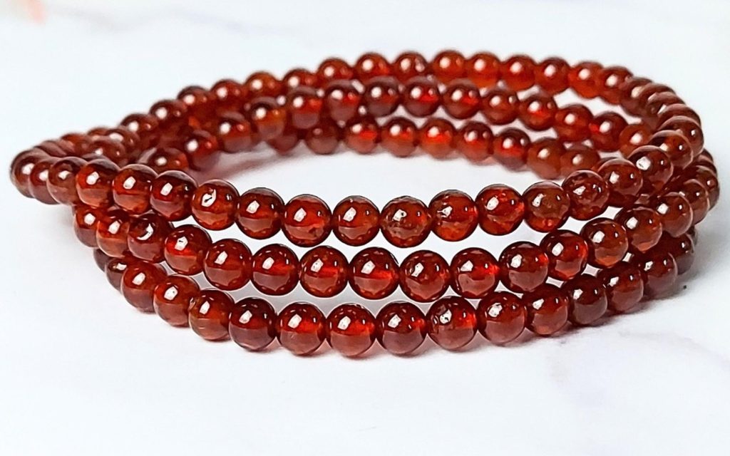 Ý nghĩa của đá Garnet Ngọc Hồng Lựu trong phong thủy