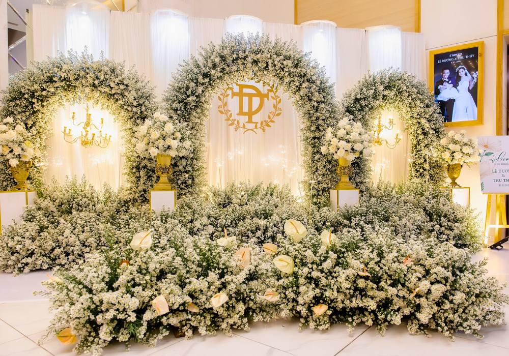 Kiểm tra backdrop đám cưới đã chắc chắn chưa