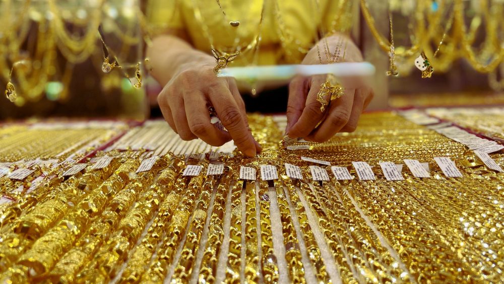 Giá vàng 98 hôm nay tăng hay giảm? Có nên đầu tư vàng 98?