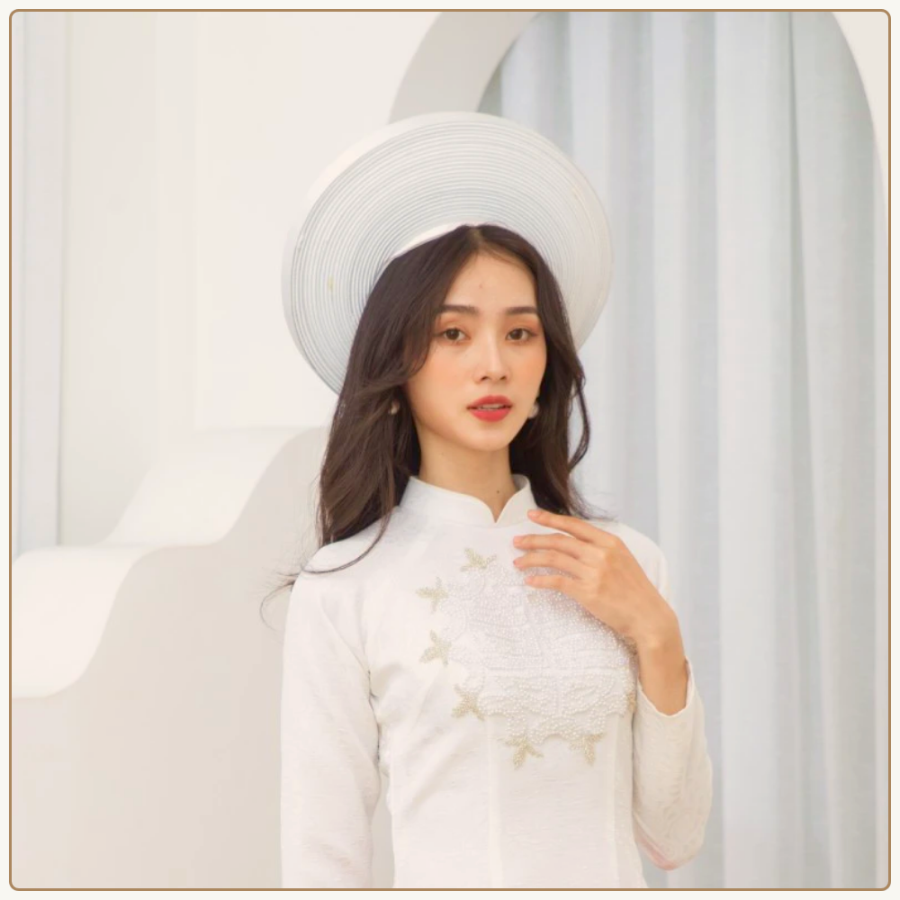 Mấn cô dâu màu trắng nền nã