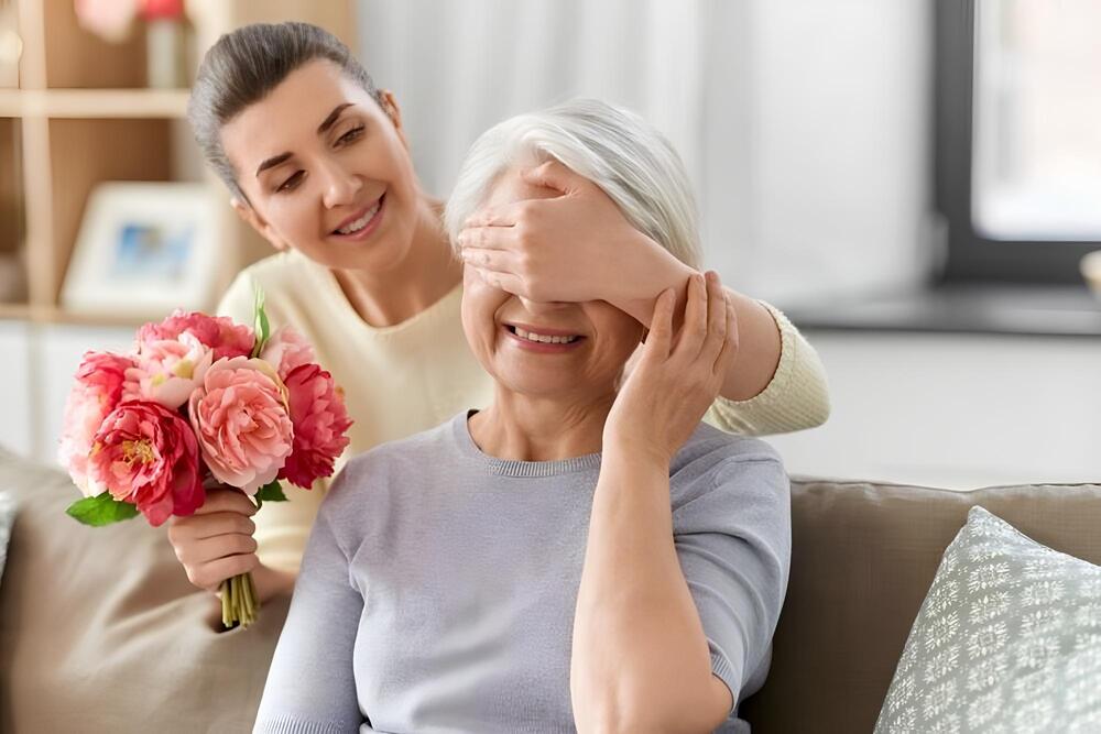 Gợi ý 100+ món quà tặng mẹ ý nghĩa, thiết thực nhất