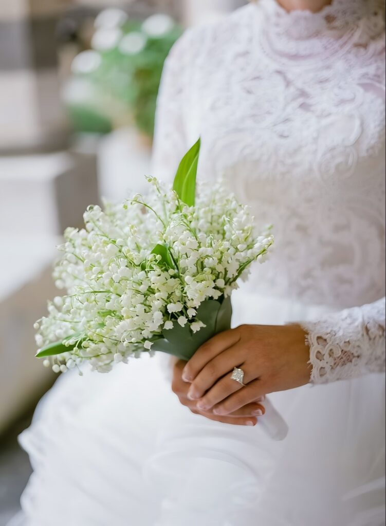Ý nghĩa của bó hoa cưới linh lan ngày cưới - Biểu tượng của tình yêu viên mãn