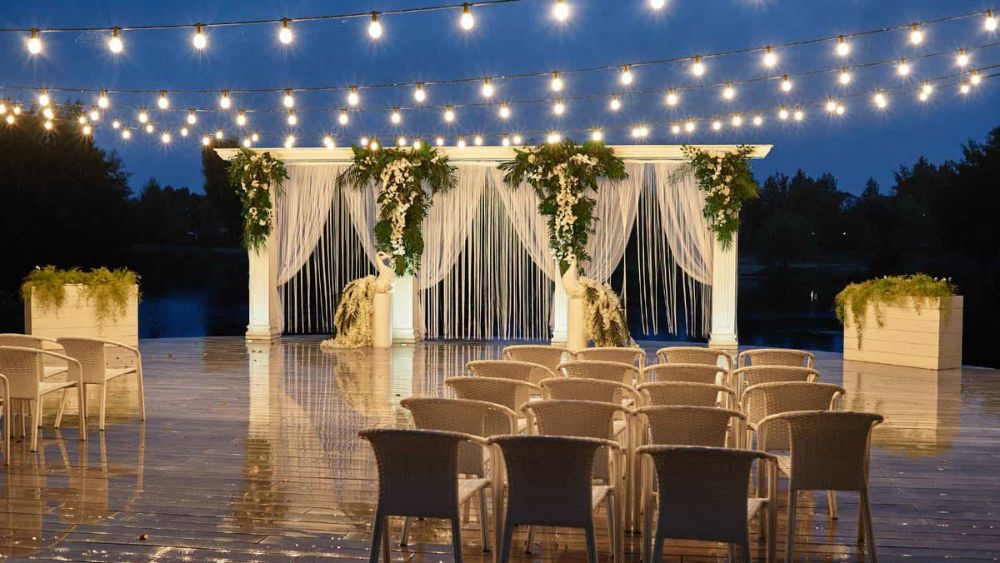 Thiết kế cổng hoa, lối đi và không gian chụp hình