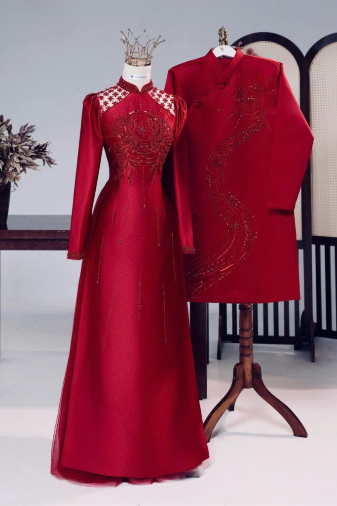 30+ mẫu áo dài cưới đẹp, sang trọng, xu hướng hiện nay 3 Áo dài cô dâu màu đỏ đính cườm