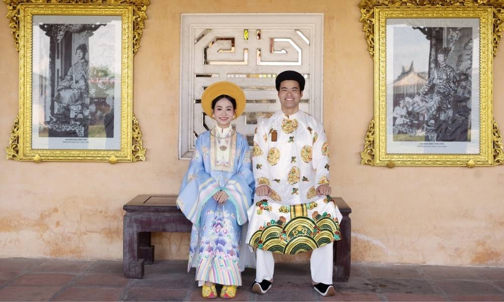 Kinh nghiệm chụp ảnh cưới cổ phục Việt Nam từ A-Z 7 tạo dáng ngồi khi chụp ảnh cưới cổ phục