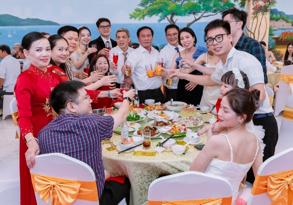 Hướng dẫn cách mời rượu đám cưới khéo, lịch sự và tinh tế 12 Các lỗi thường gặp khi mời rượu trong đám cưới