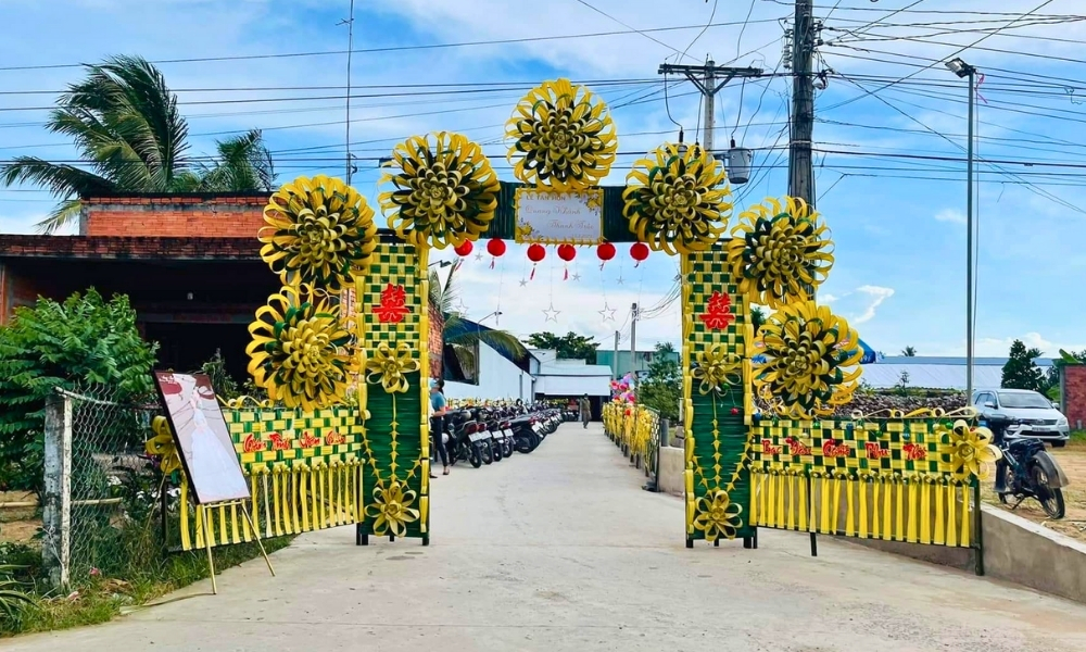 15+ Cổng cưới lá dừa đẹp, đơn giản, chuẩn miền Tây ngày xưa 13 Cổng cưới bằng lá dừa ngày xưa
