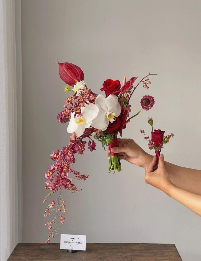 30+ Mẫu hoa cưới Lan Hồ Điệp cầm tay trắng, hồng ý nghĩa, sang trọng 22 Hoa cưới Lan Hồ Điệp mix Hồng Môn 1