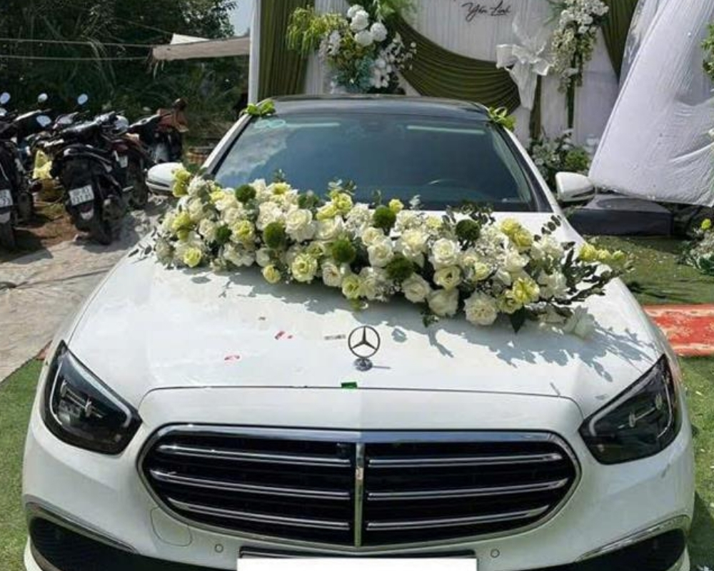 30+ Mẫu hoa xe cưới đẹp, đơn giản, sang trọng cho ngày cưới 19 hoa xe cưới