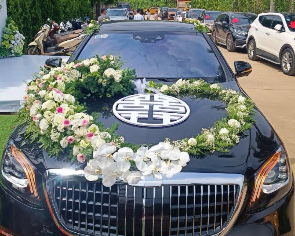 30+ Mẫu hoa xe cưới đẹp, đơn giản, sang trọng cho ngày cưới 20 hoa xe cưới