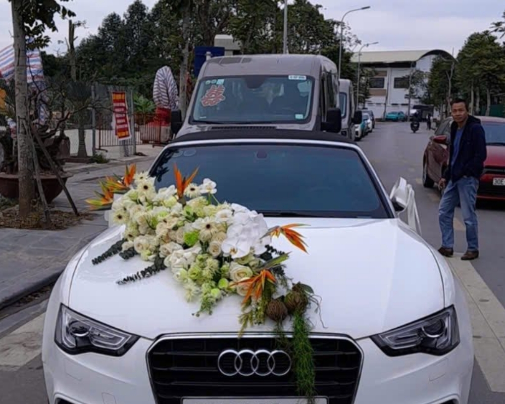 30+ Mẫu hoa xe cưới đẹp, đơn giản, sang trọng cho ngày cưới 11 hoa xe cưới