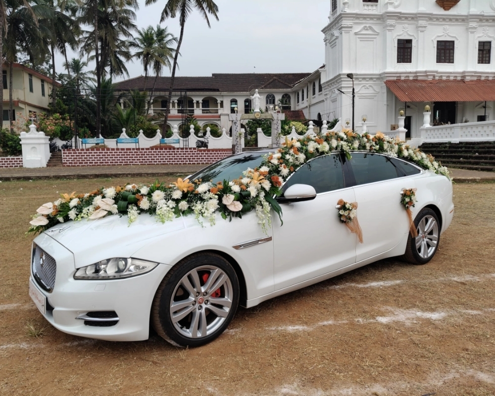 30+ Mẫu hoa xe cưới đẹp, đơn giản, sang trọng cho ngày cưới 4 hoa xe cưới