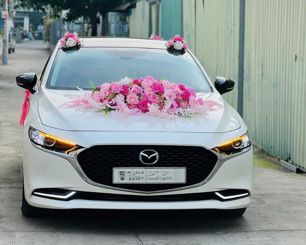 30+ Mẫu hoa xe cưới đẹp, đơn giản, sang trọng cho ngày cưới 34 hoa xe cưới
