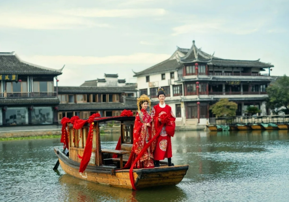 Kinh nghiệm chụp ảnh cưới ở Phượng Hoàng Cổ Trấn từ A-Z 8 Mẫu hình chụp ảnh cưới ở Phượng Hoàng Cổ Trấn