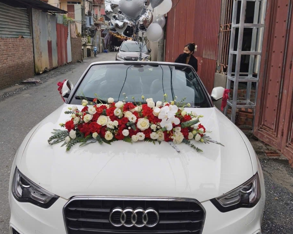 30+ Mẫu hoa xe cưới đẹp, đơn giản, sang trọng cho ngày cưới 10 hoa xe cưới